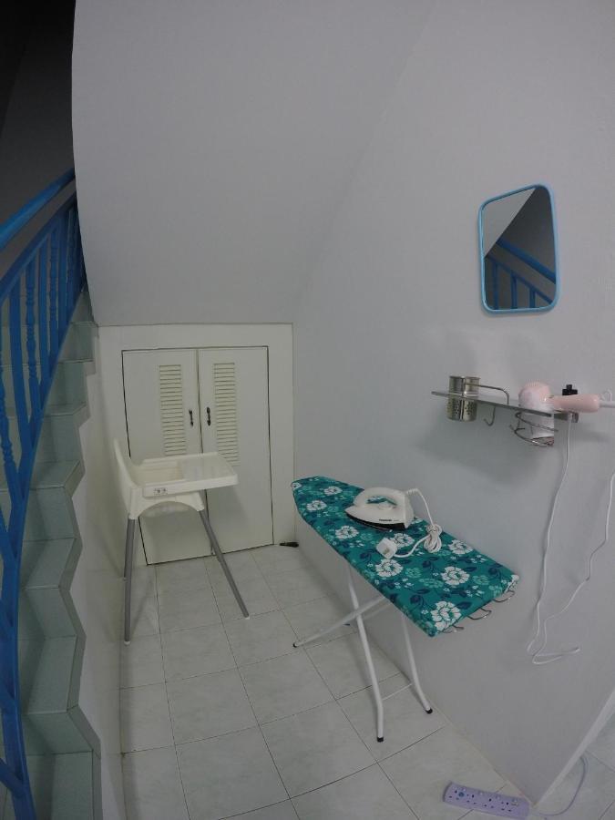 Little Blue House Kemaman Guesthouse Chukai Ngoại thất bức ảnh