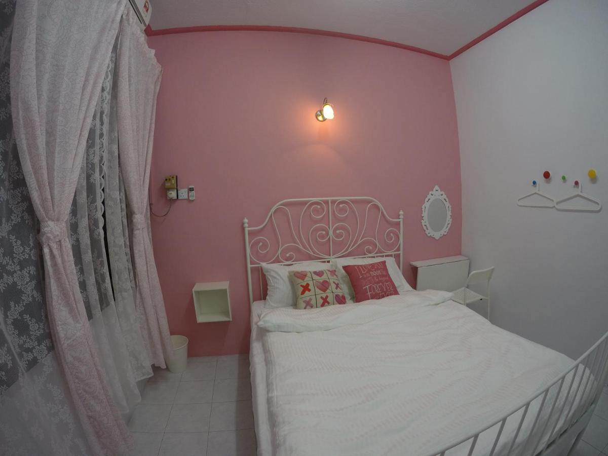 Little Blue House Kemaman Guesthouse Chukai Ngoại thất bức ảnh