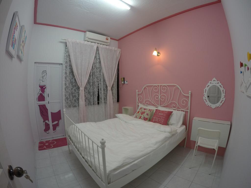 Little Blue House Kemaman Guesthouse Chukai Ngoại thất bức ảnh