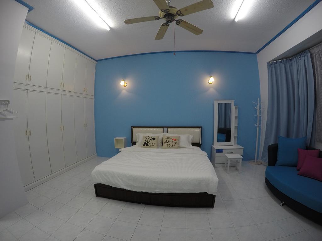 Little Blue House Kemaman Guesthouse Chukai Ngoại thất bức ảnh